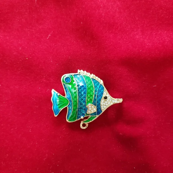 Fish Brooch - Picture 7 of 7